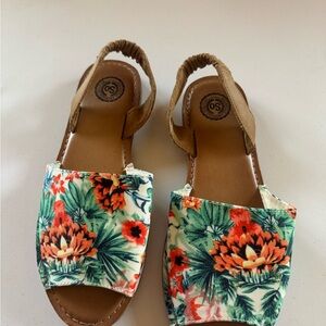 SO Floral Tropical Print Open-Toe Sandals in Green and Orange with Tan Straps